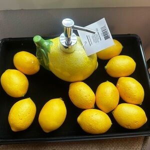 NWT Lemon soap dispenser and 11 plastic kitchen decor lemons